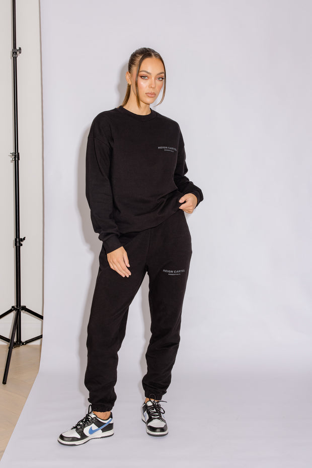 Essential Crew Jumper | Black