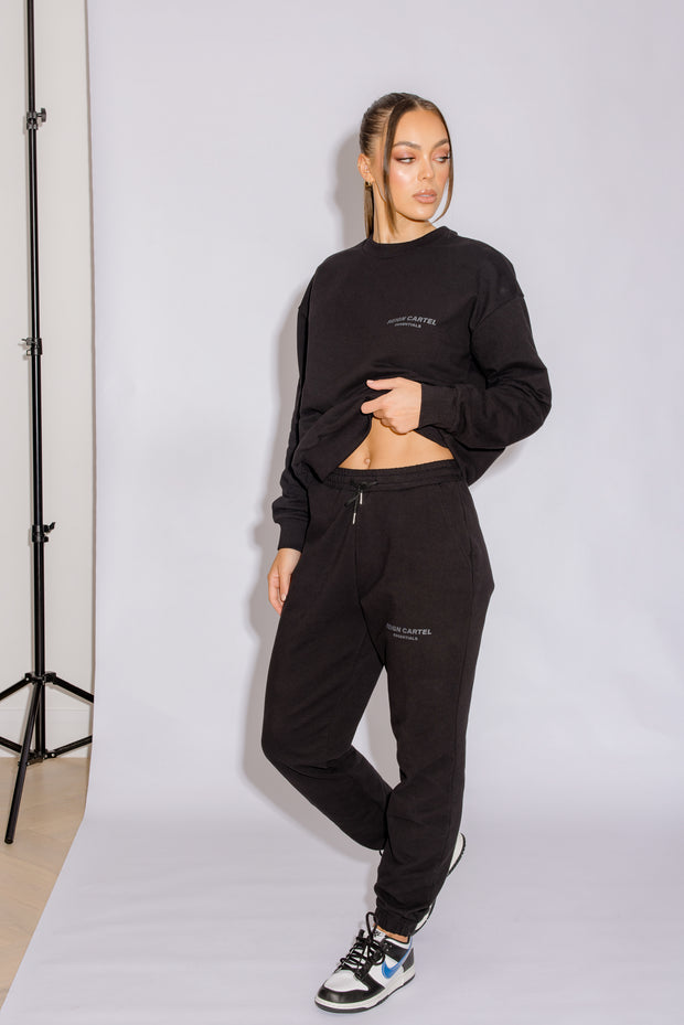 Essential Crew Jumper | Black